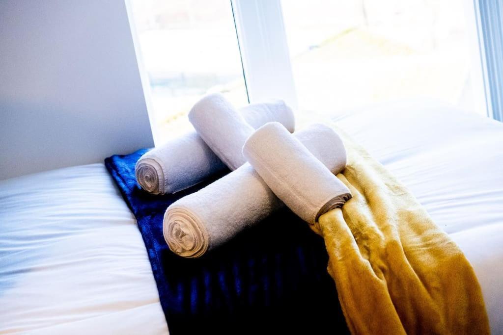 The Versace Suite With 4 Beds And Secure Free Parking Birmingham Kültér fotó