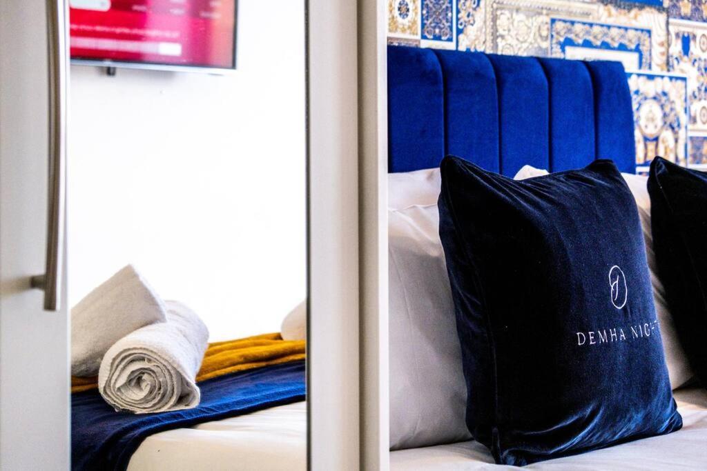 The Versace Suite With 4 Beds And Secure Free Parking Birmingham Kültér fotó