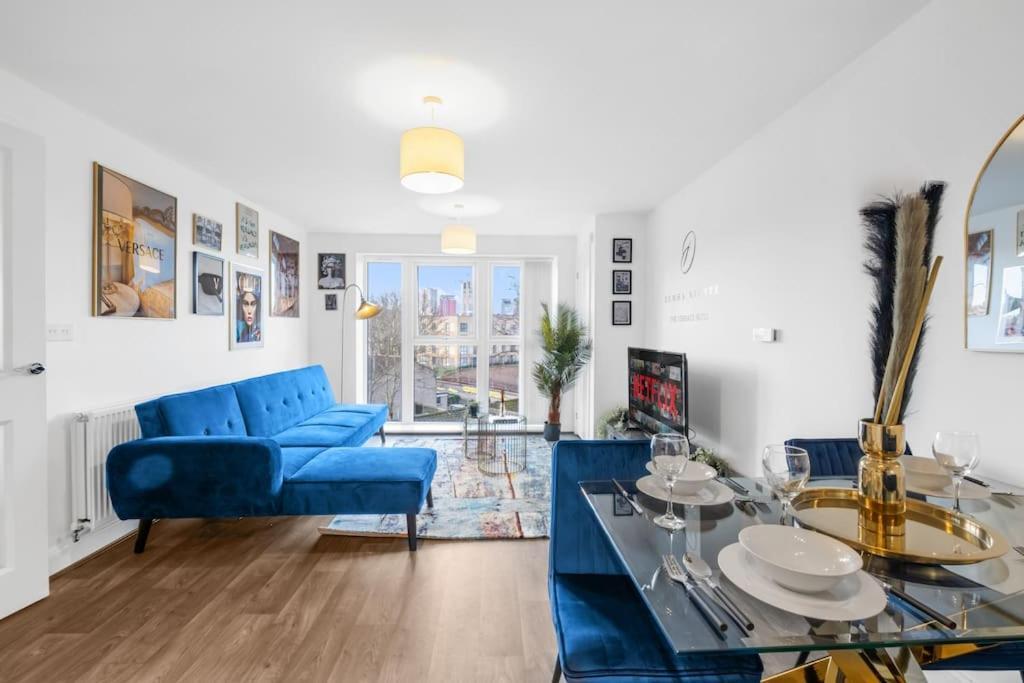 The Versace Suite With 4 Beds And Secure Free Parking Birmingham Kültér fotó